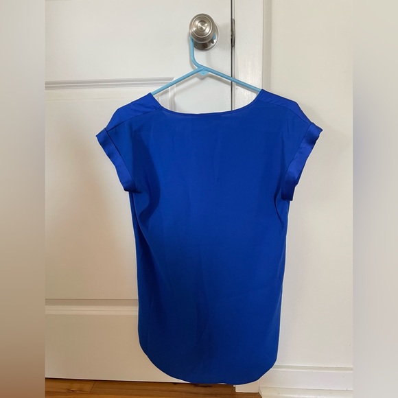 Express Women's Subtle V-Neck Short-Sleeve Top in Royal Blue Size Small - Picture 2 of 4